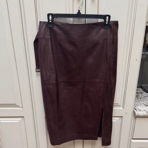 Chic Maroon Leather Pencil Skirt